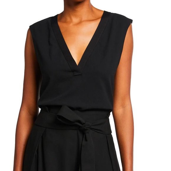 NWT VINCE Rib-Trim Double V-Neck Shell Top Sz Large Black Sleeveless